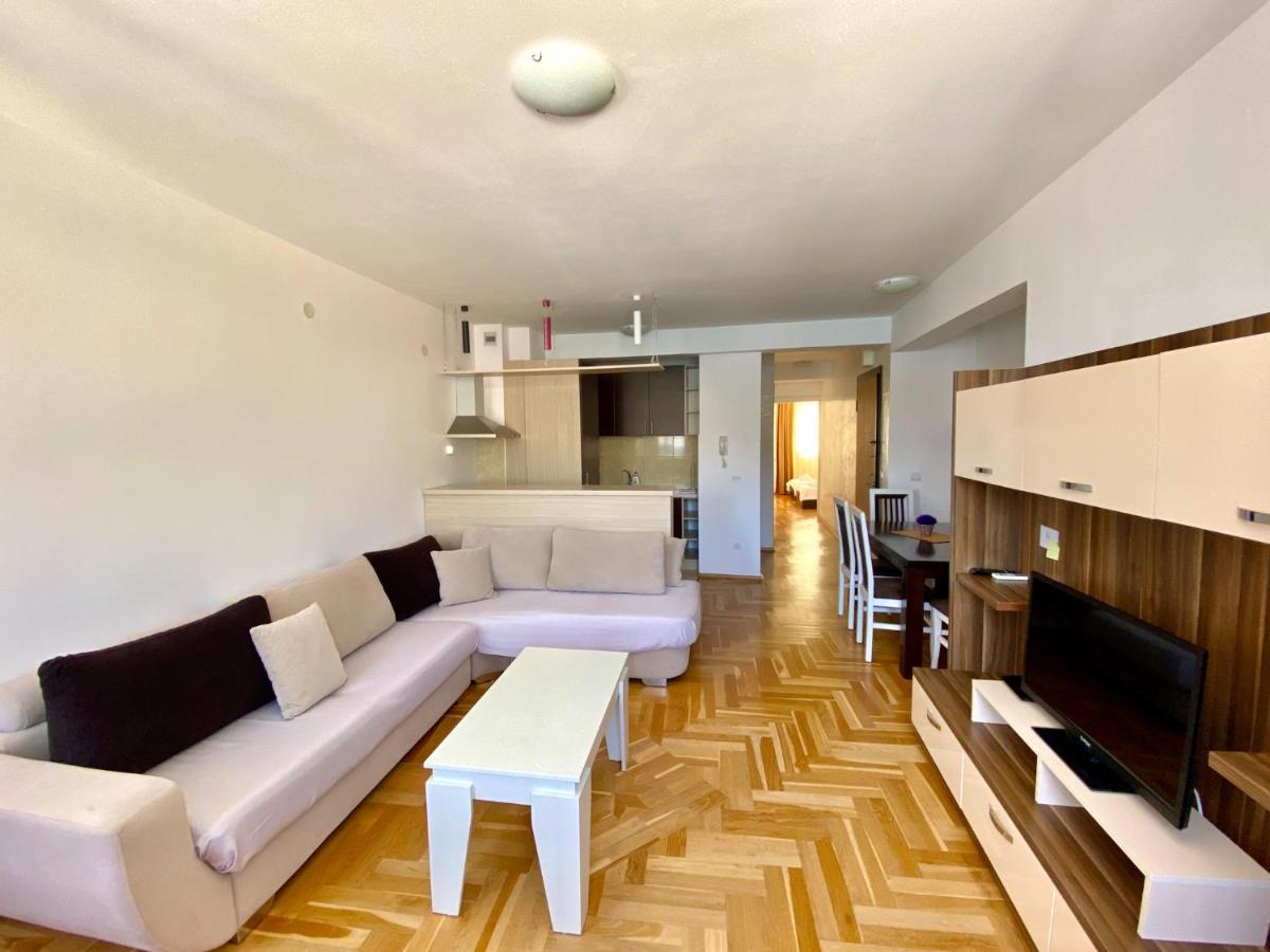 Apartments First Line Petrovac na moru Exterior foto